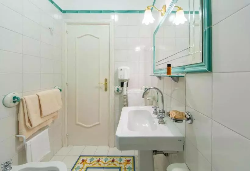 اتاق استاندارد با چشم‌انداز دریا, Villa San Michele