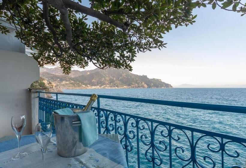 اتاق اساندارد با چشمانداز جانبی به دریا, Villa San Michele