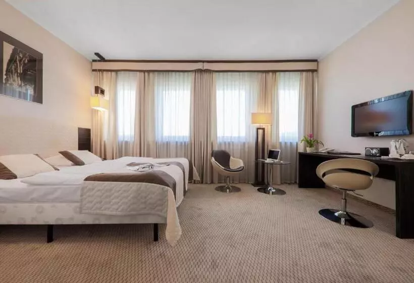 Deluxe-huone, Borowiecki