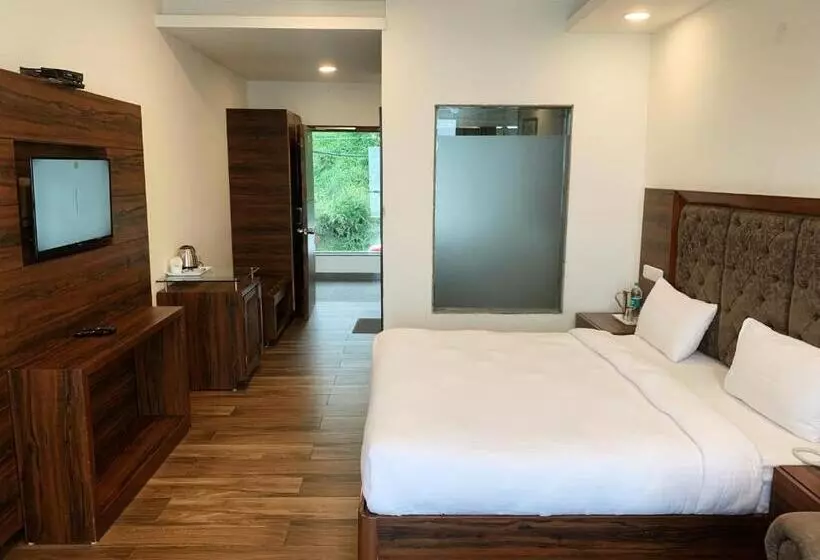 デラックスルーム, Chail Residency