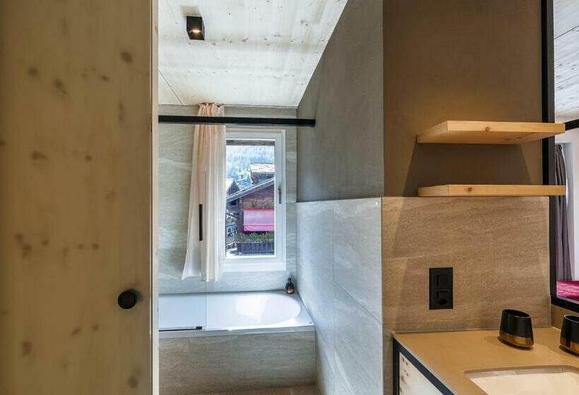 スタンダードルーム, Derby