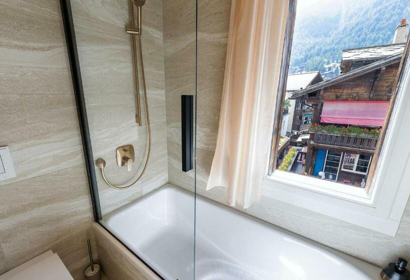 スタンダードルーム, Derby