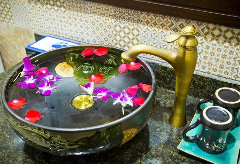 اتاق لوکس با بالکن, Hoi An Hai Au Boutique