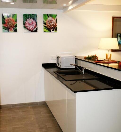 Superior Svit, Hibiscus