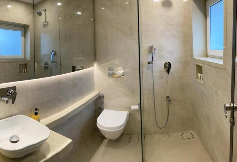 اتاق سوپریور, Landmark Fort