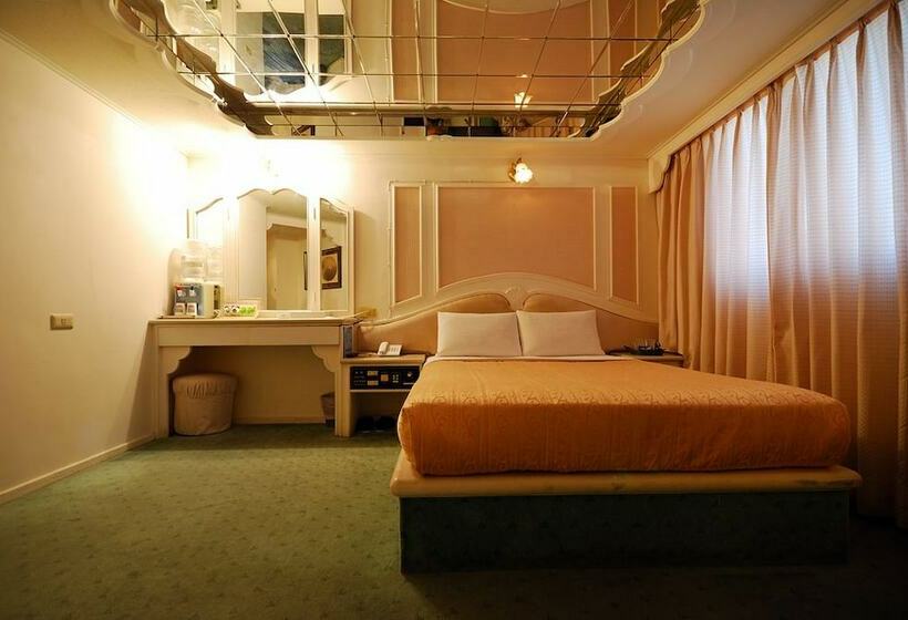 اتاق لوکس, On Sight Inn