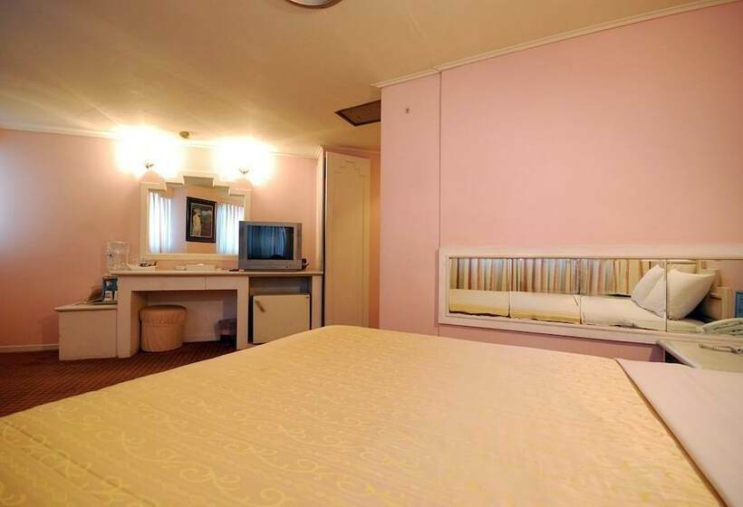 اتاق لوکس, On Sight Inn