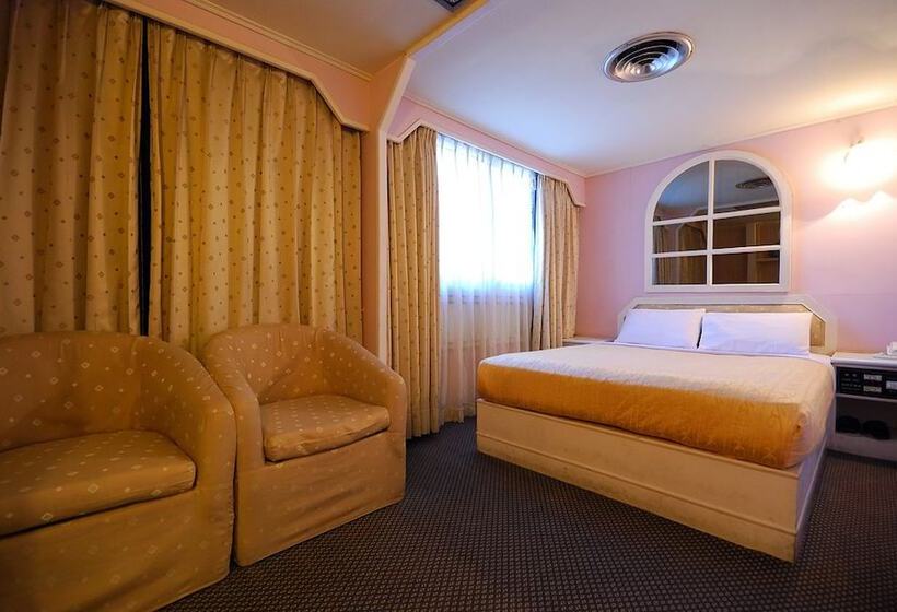 اتاق لوکس, On Sight Inn