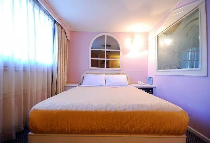 اتاق اکونومی, On Sight Inn