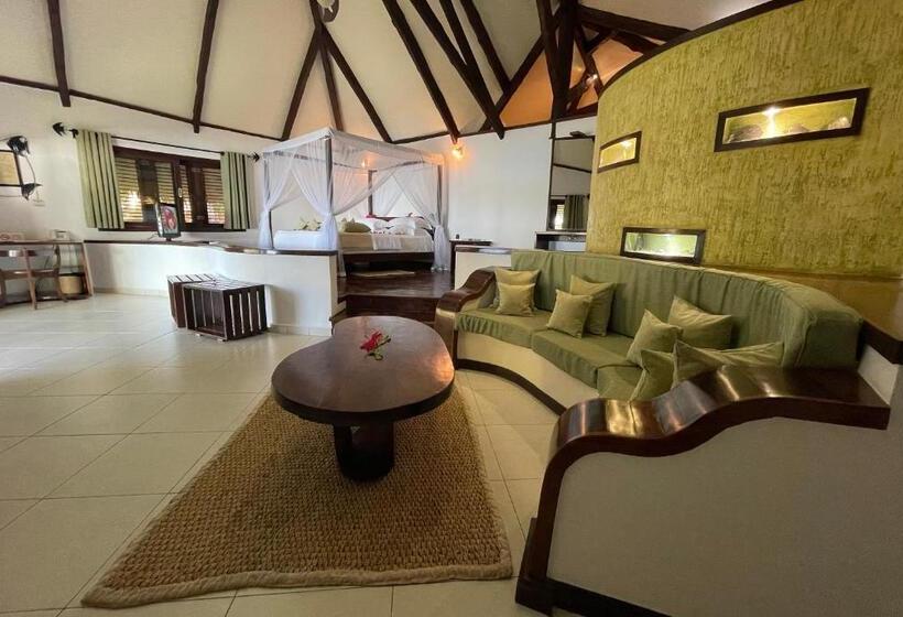 بانگلوی استاندارد با چشمانداز دریا, Ravintsara Wellness