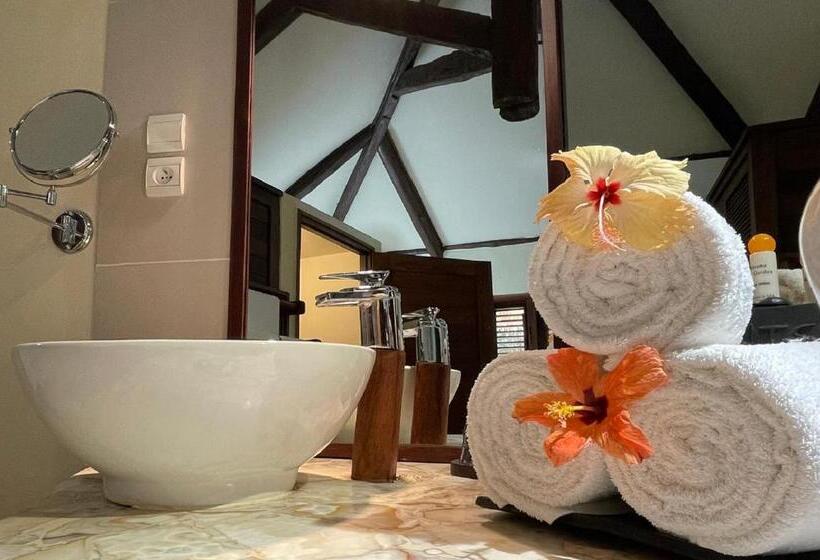 بانگلوی استاندارد با چشمانداز دریا, Ravintsara Wellness