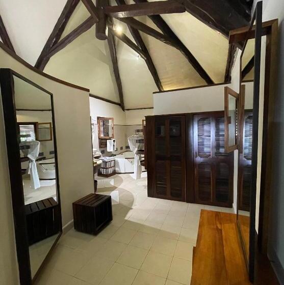 سوییت اجرایی, Ravintsara Wellness