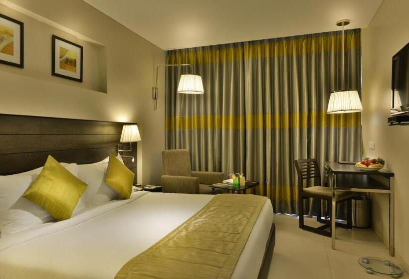 חדר קלאב, The Fern Residency, Vadodara