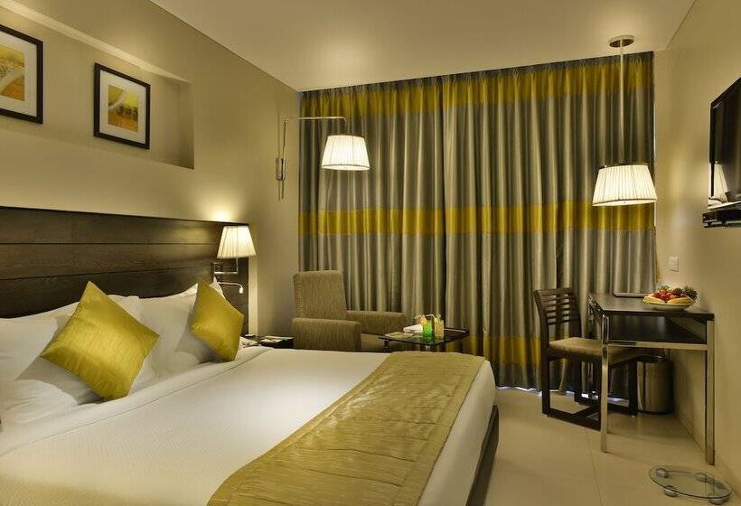 חדר קלאב, The Fern Residency, Vadodara