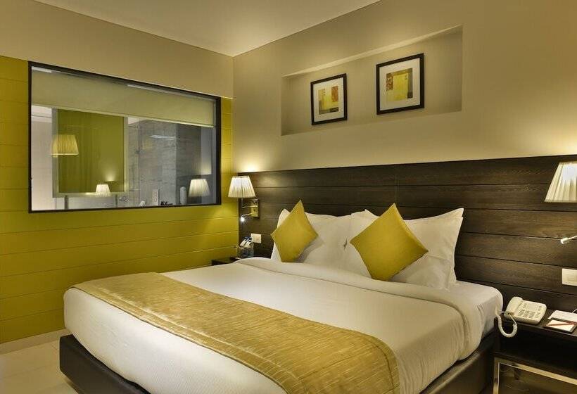 חדר קלאב, The Fern Residency, Vadodara