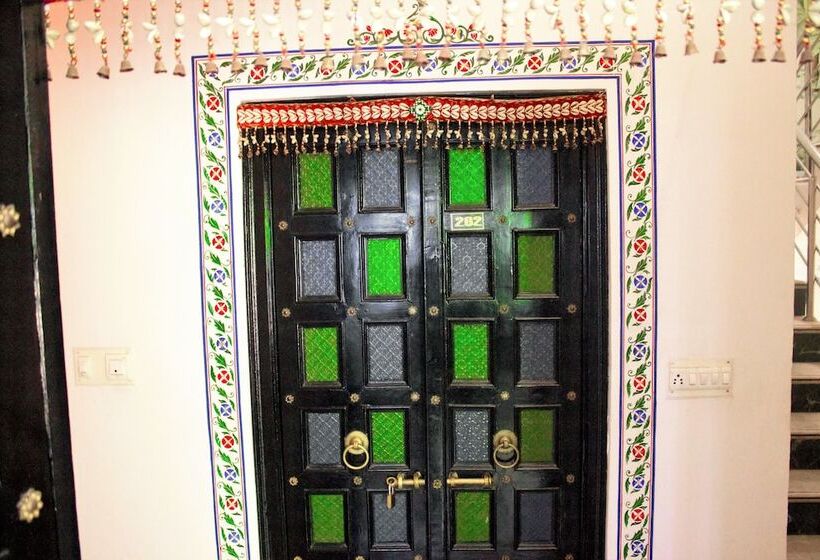 اتاق اکونومی, The Little Prince Heritage Home