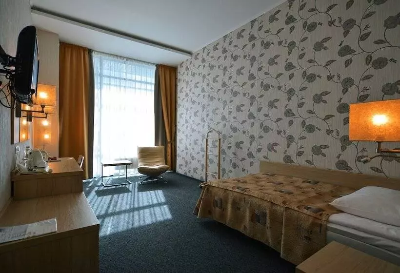 اتاق استاندارد یک نفره, Mayak Hotel   Korpus Irtysh