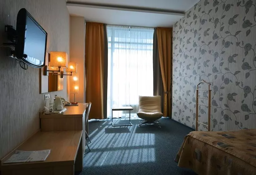 اتاق استاندارد یک نفره, Mayak Hotel   Korpus Irtysh