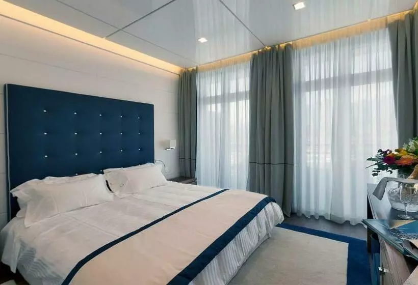 اتاق استاندارد با چشم‌انداز, Yacht Club Marina Di Loano