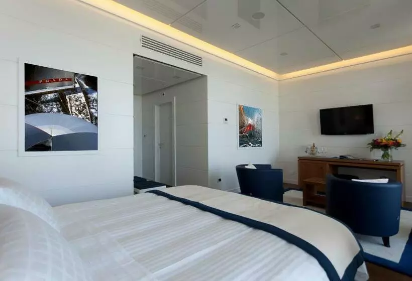 اتاق استاندارد با چشم‌انداز دریا, Yacht Club Marina Di Loano