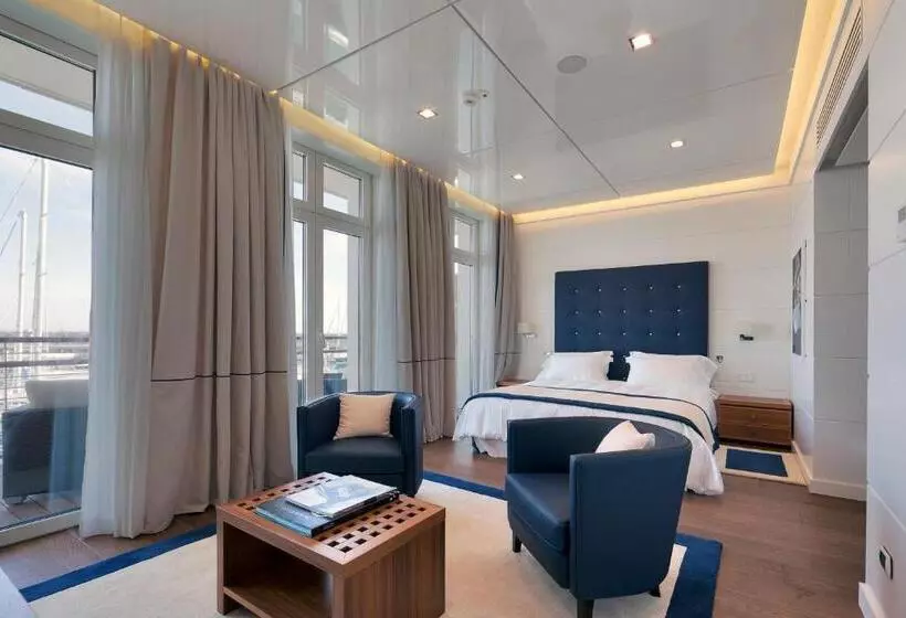 اتاق استاندارد با چشم‌انداز دریا, Yacht Club Marina Di Loano