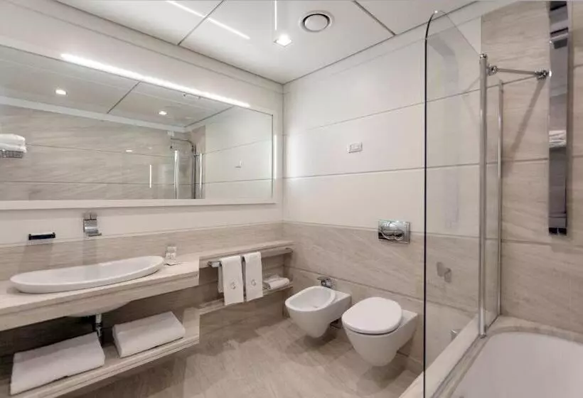 اتاق استاندارد با چشم‌انداز دریا, Yacht Club Marina Di Loano