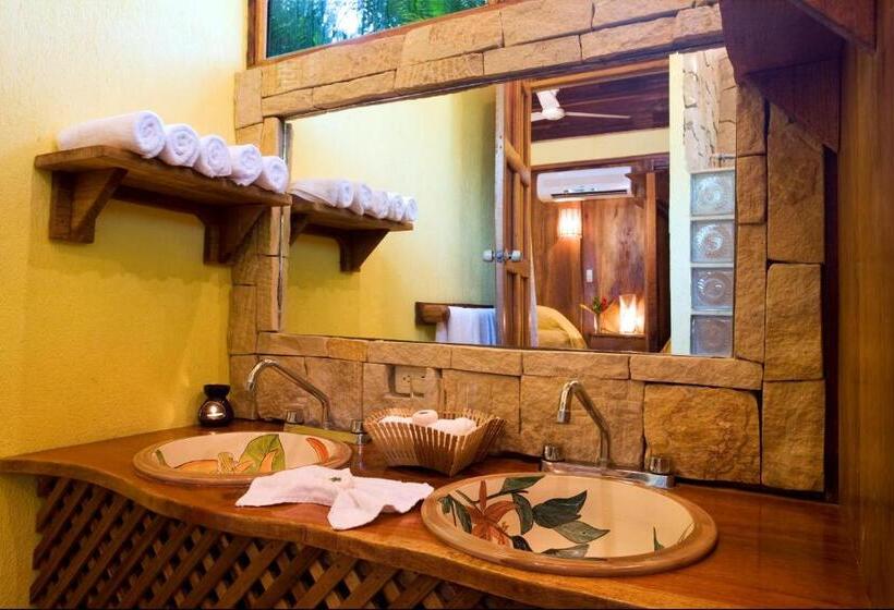 스탠다드 방갈로, Tropico Latino