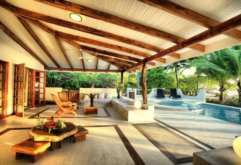 스위트, Tropico Latino