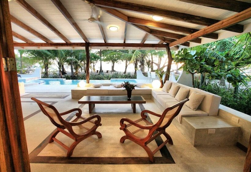 스위트, Tropico Latino