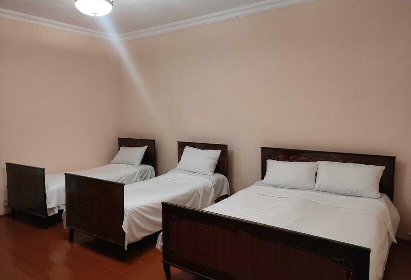 Четырехместный Номер Стандарт, Md Guest House
