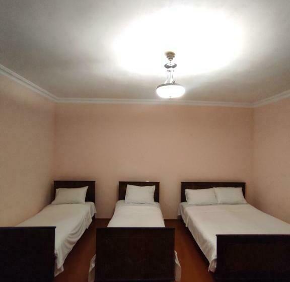 スタンダード4人部屋, Md Guest House