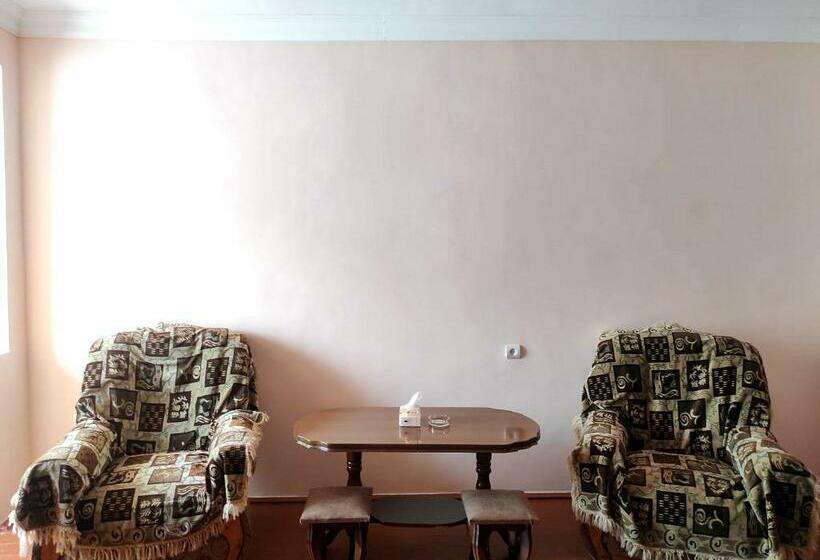 スタンダード4人部屋, Md Guest House