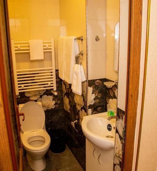 Family Room, Har Mar