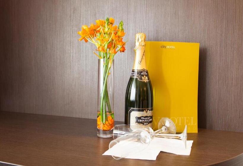 Номер Стандарт Трехместный, City Hotel Tilburg