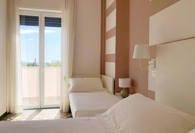 三人经典房间, Bencista