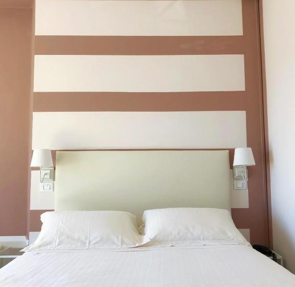 三人经典房间, Bencista