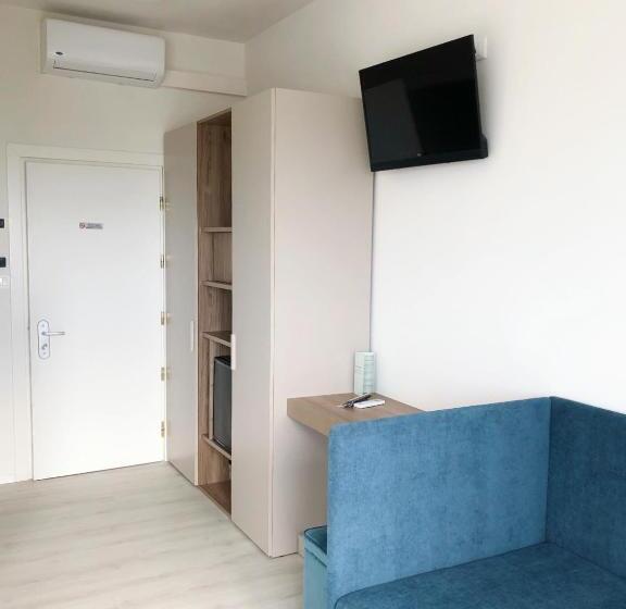 Triple Room Sea View, Bencista