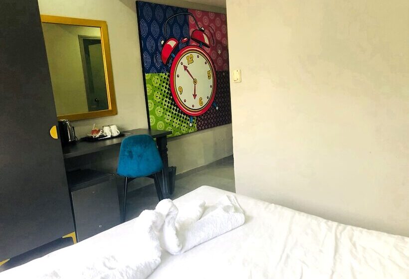 غرفة قياسية, Elephant Springs