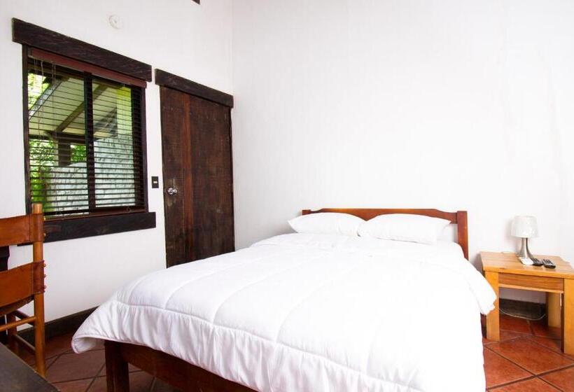 غرفة أساسية, Hacienda La Pacifica