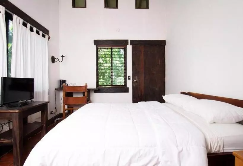 Basic-huone, Hacienda La Pacifica