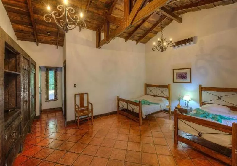 Juniorsviitti, Hacienda La Pacifica