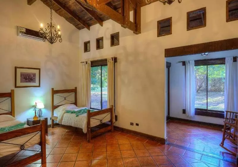 Juniorsviitti, Hacienda La Pacifica