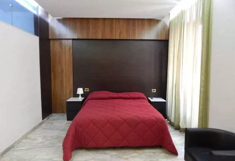 اتاق استاندارد سه نفره, Milazzo Roma