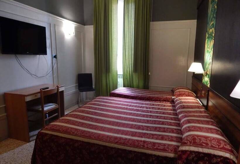 اتاق استاندارد سه نفره, Milazzo Roma