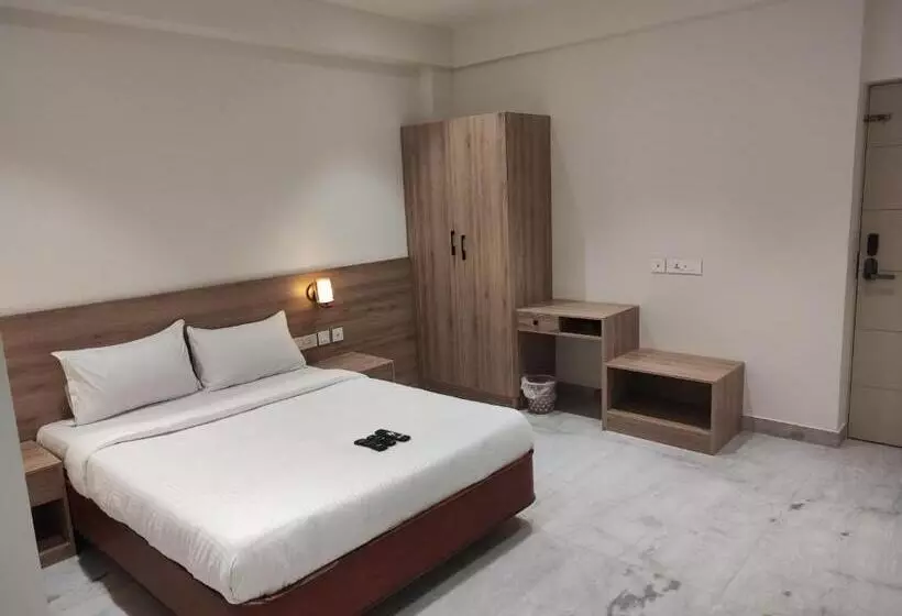 اتاق سوپریور با تخت بزرگ, Royal Paris