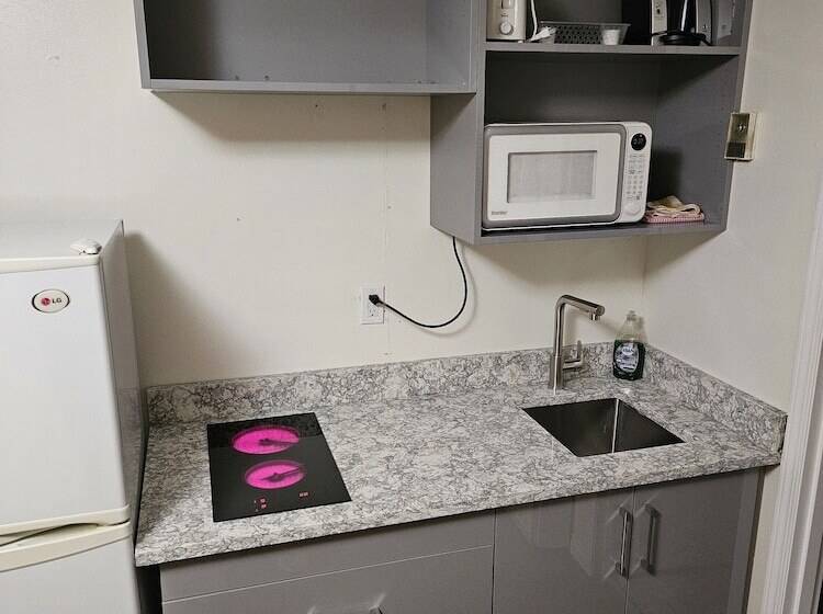 غرفة ديلوكس, Parkway Motel & European Lodges