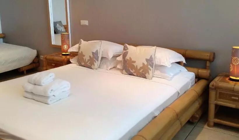 اتاق خانوادگی, Fare Suisse Tahiti Guesthouse