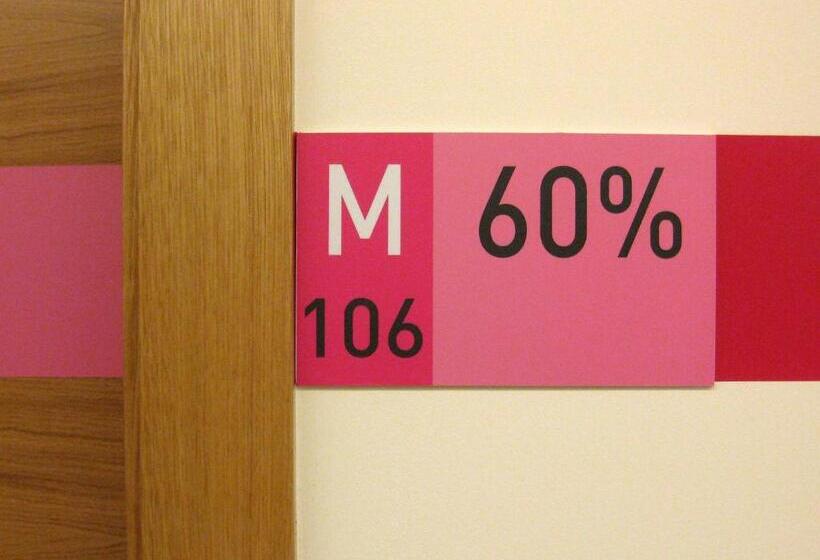 اتاق استاندارد, The Book Factory Hostel