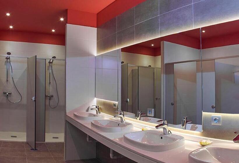 تختخواب در اتاق مشترک, The Book Factory Hostel