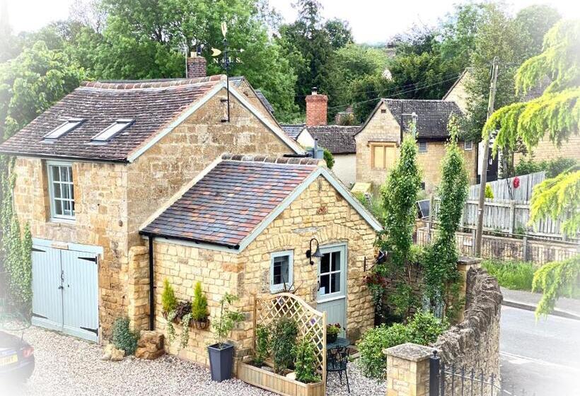 Номер Deluxe, The Loft In The Malt Barn Chipping Campden